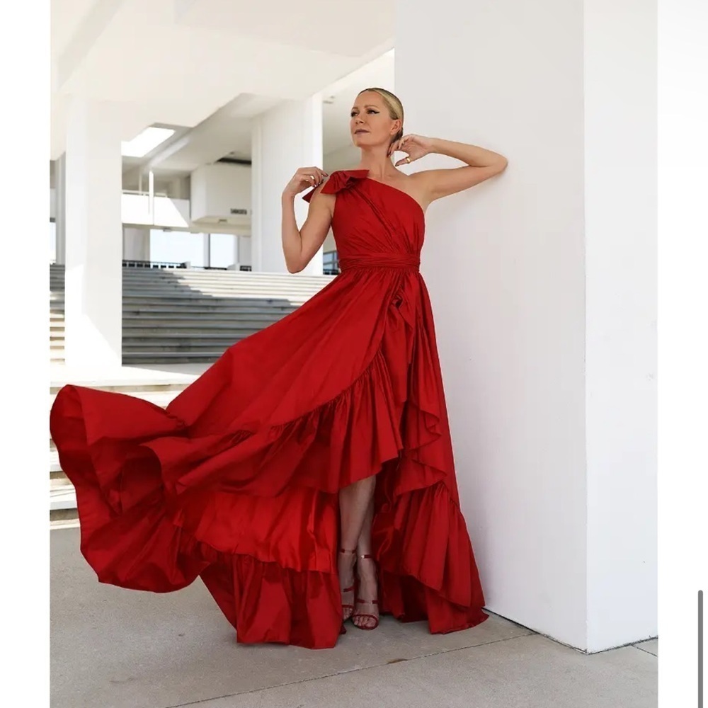 MAC DUGGAL 68027 RED BOW ONE SHOULDER RUFFLE ASYMMETRICAL HEM GOWN 10